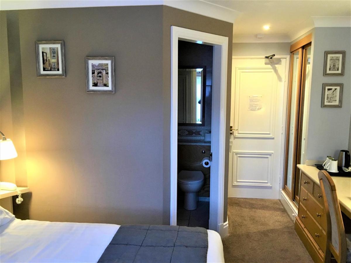 Astley Bank Hotel Дарвен Екстер'єр фото