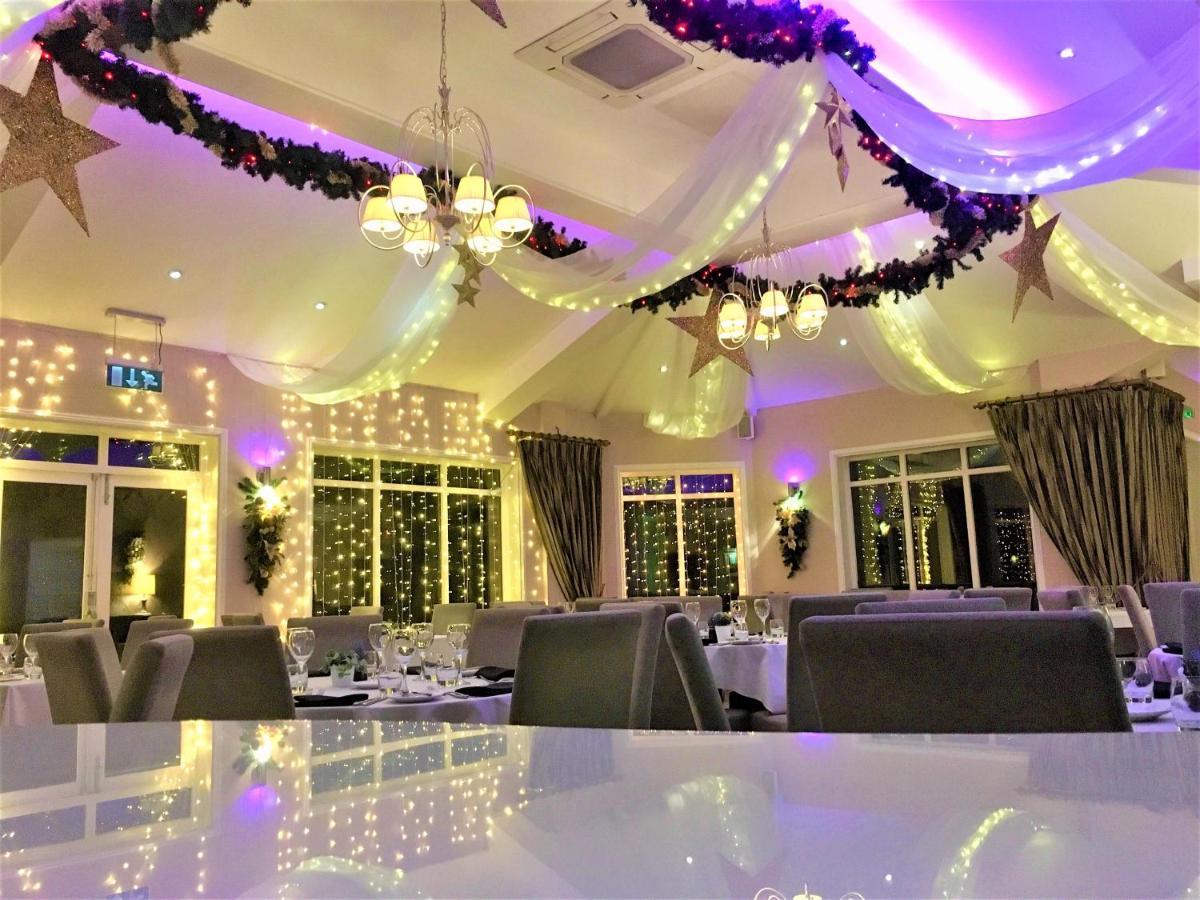 Astley Bank Hotel Дарвен Екстер'єр фото