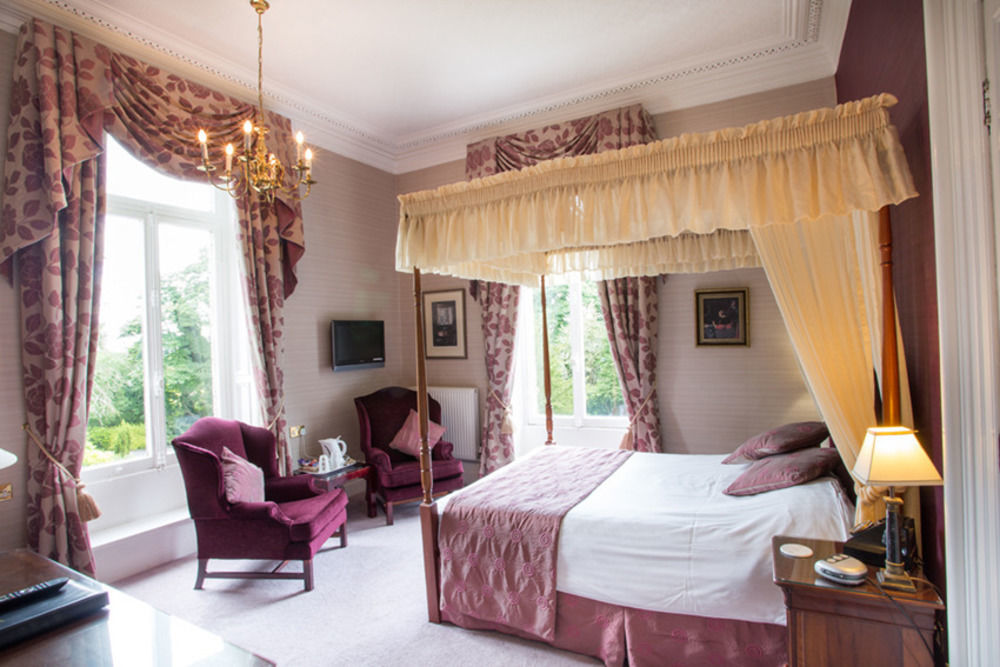 Astley Bank Hotel Дарвен Екстер'єр фото