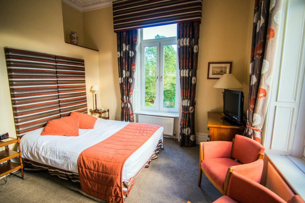 Astley Bank Hotel Дарвен Екстер'єр фото
