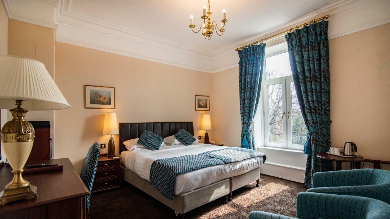 Astley Bank Hotel Дарвен Екстер'єр фото