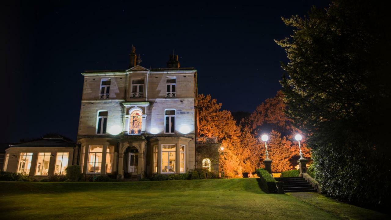 Astley Bank Hotel Дарвен Екстер'єр фото