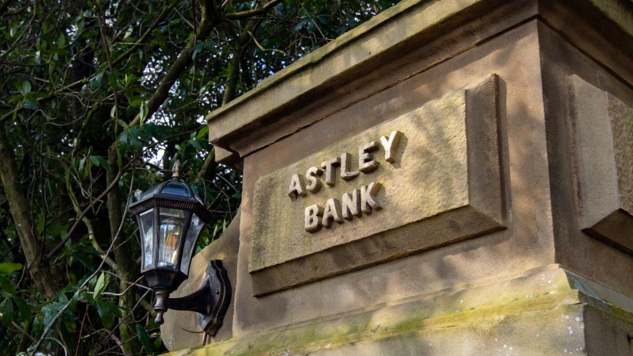 Astley Bank Hotel Дарвен Екстер'єр фото