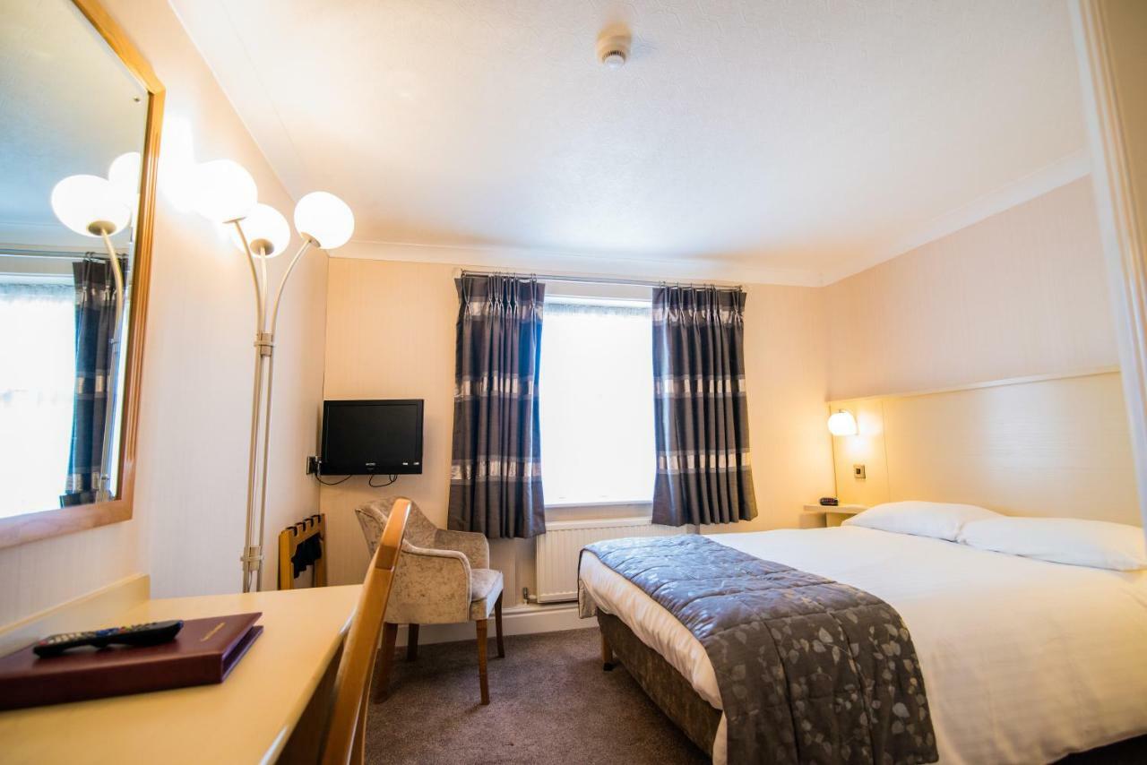 Astley Bank Hotel Дарвен Екстер'єр фото